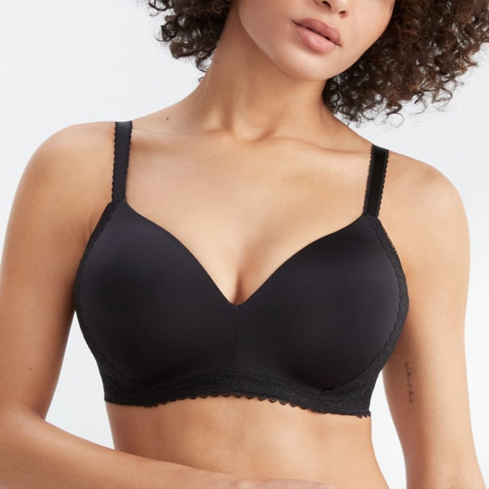 NWT Bare Wire-Free Smoothing T-Shirt Bra With Lace 40G